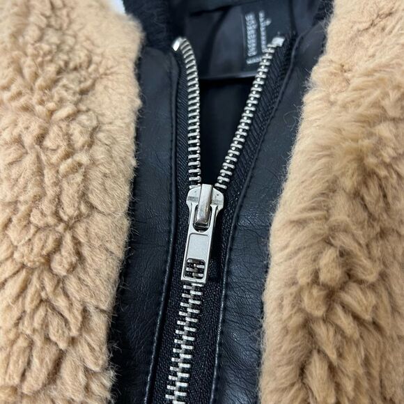 Forever 21 Teddy Coat Bomber Jacket Tan and Green Fleece Color Blocked Size S - Picture 8 of 10